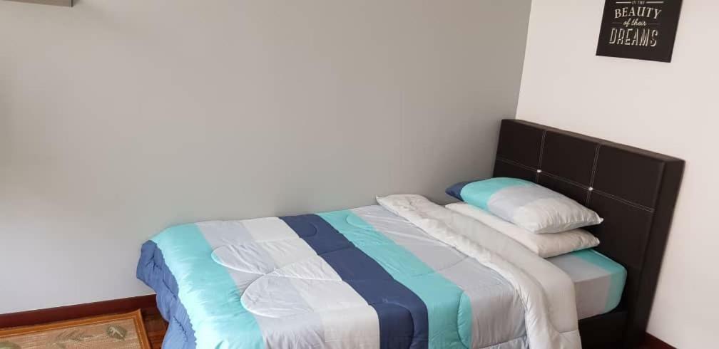 Tun Perak Homestay Rawang Eksteriør bilde